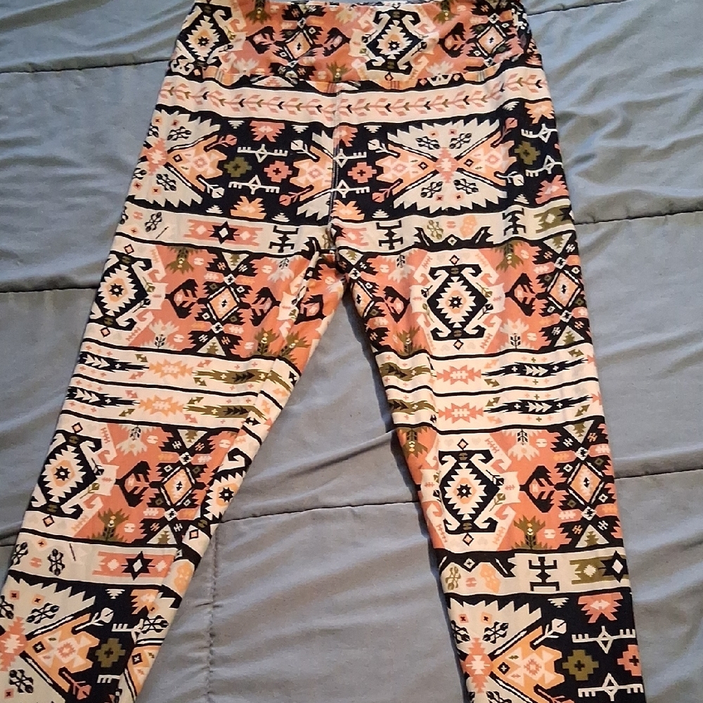 LuLaRoe Geometric Pattern Leggings - Black and Tan